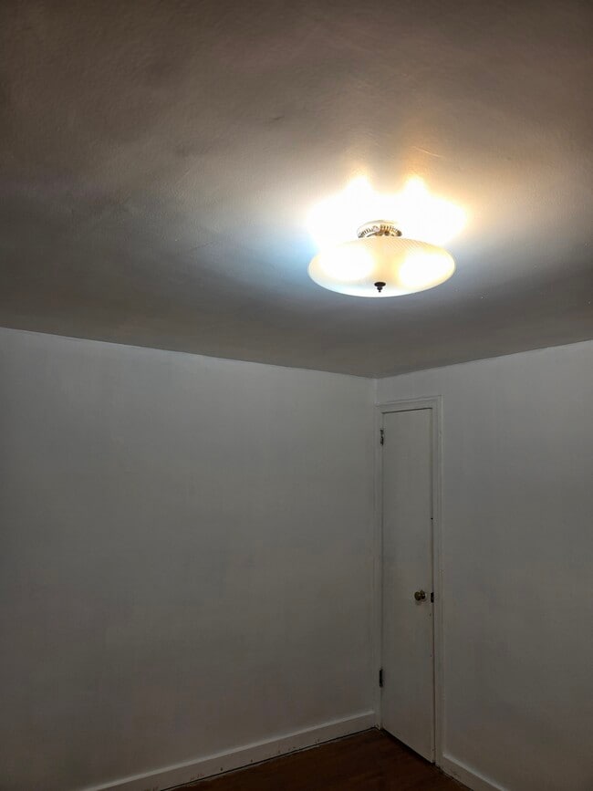 Building Photo - 2445 Brookwood St