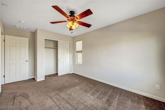 Building Photo - 985 Pebble Lake St