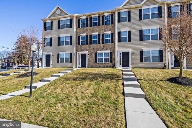 Building Photo - 6 Mustang Dr