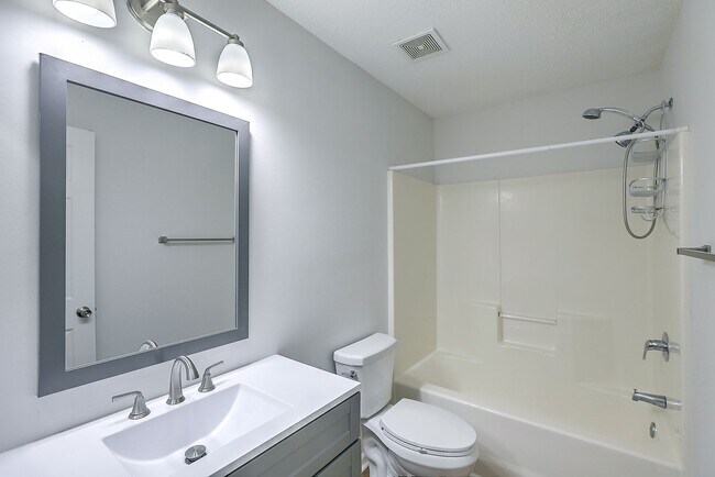 Building Photo - 8047 Shadow Oak Dr