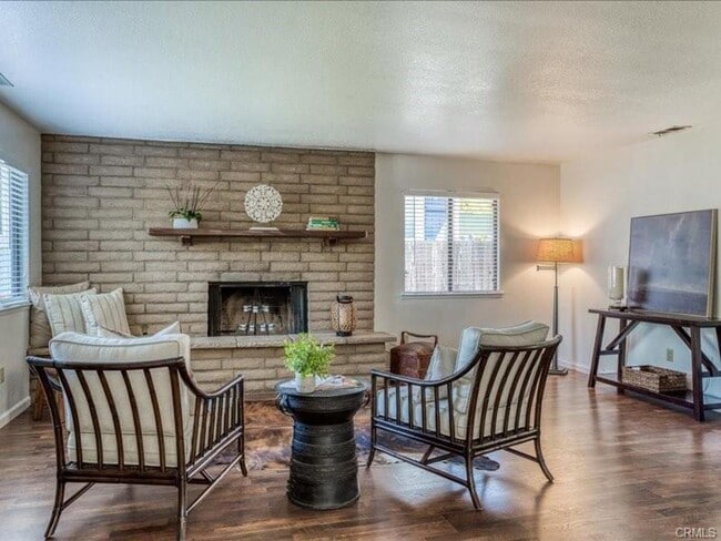Building Photo - Spacious 3-Bedroom by Meadow Park with Lar...