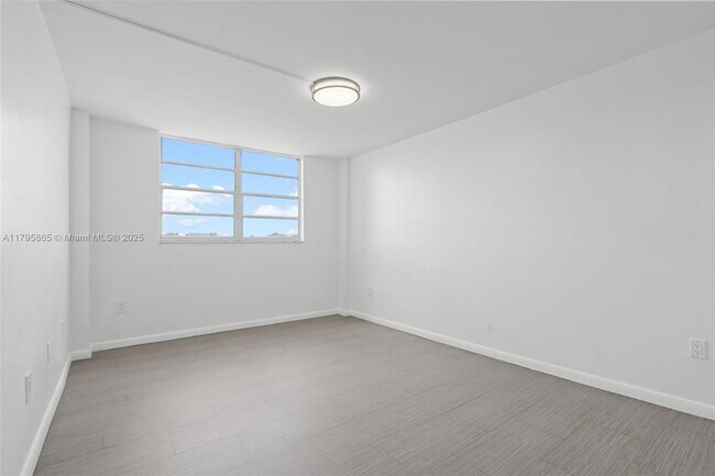 Building Photo - 14170 SW 84th St