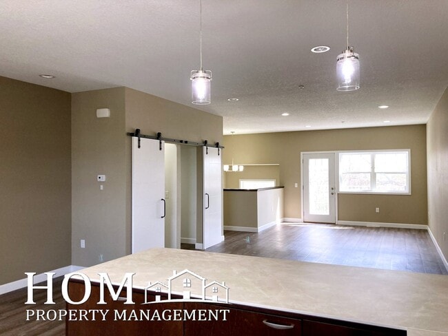 Building Photo - 3021 Bluestem Trl