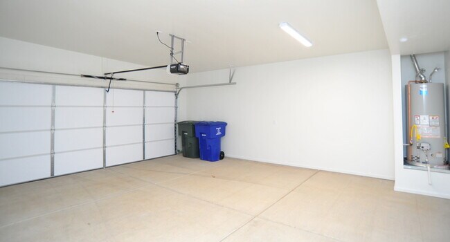 Building Photo - Modern Luxury in Central Tucson!