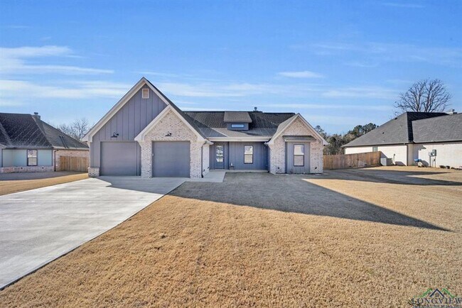Primary Photo - Beautiful 4 bedroom home