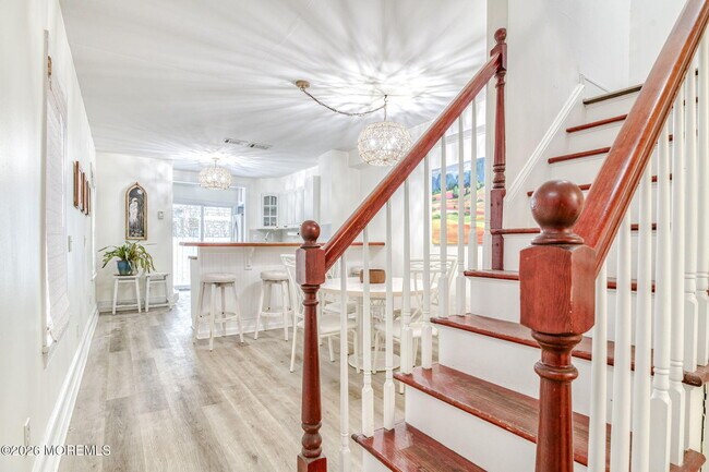 Building Photo - 132 Heck Ave