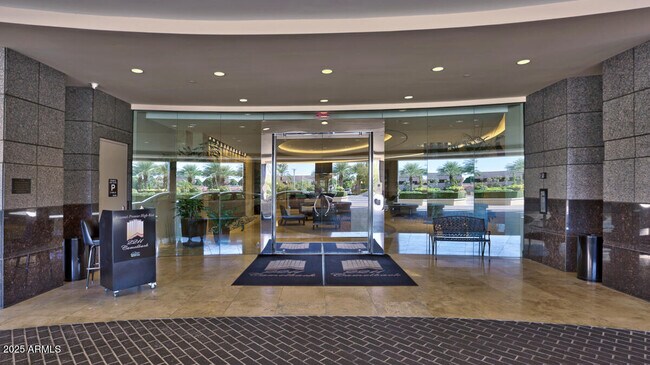 Building Photo - 2211 E Camelback Rd