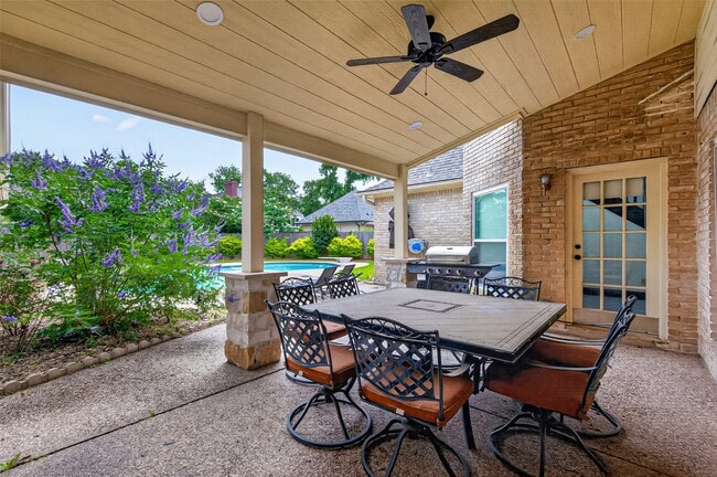 Building Photo - 15106 Dawnbrook Dr