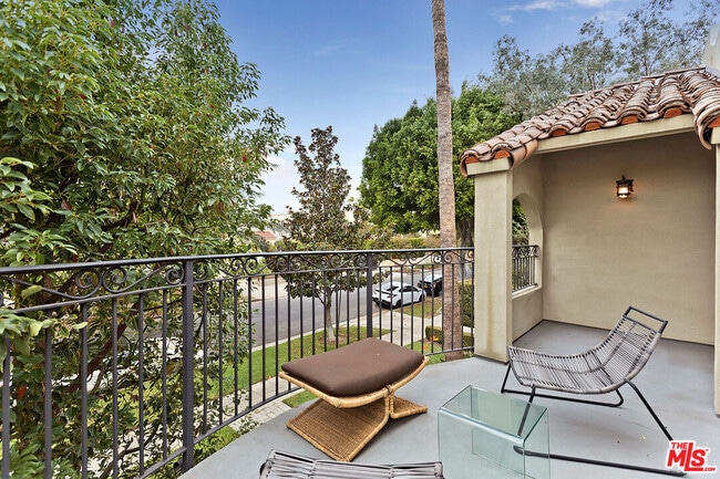 Building Photo - 614 Beachwood Dr