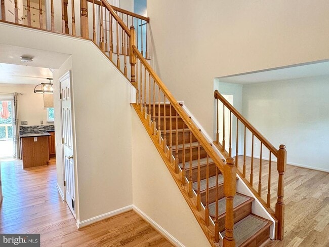 Building Photo - 53 Crestwood Ln
