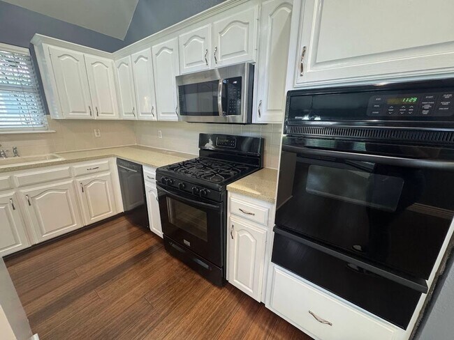 Building Photo - 3-Bedroom House for Rent in Harker  Heights