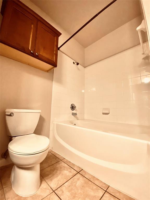 Building Photo - 2255 Braeswood Park Dr