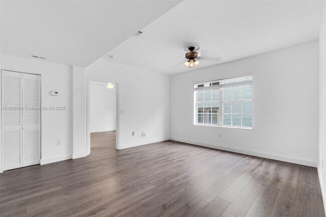 Building Photo - 1051 Meridian Ave