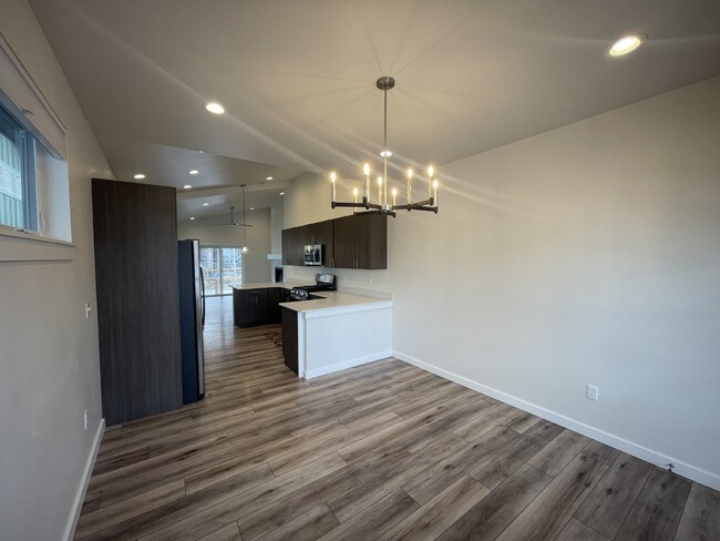 Building Photo - Light and Bright 4 Bedroom in the Lakes at...