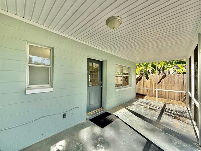 Building Photo - 2918 10th Ave N