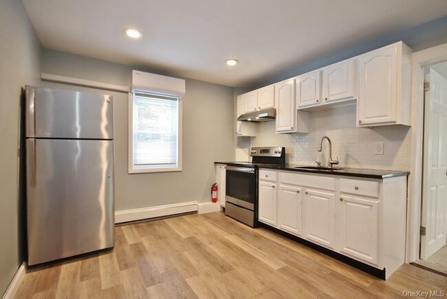 Primary Photo - 204 Myrtle Ave