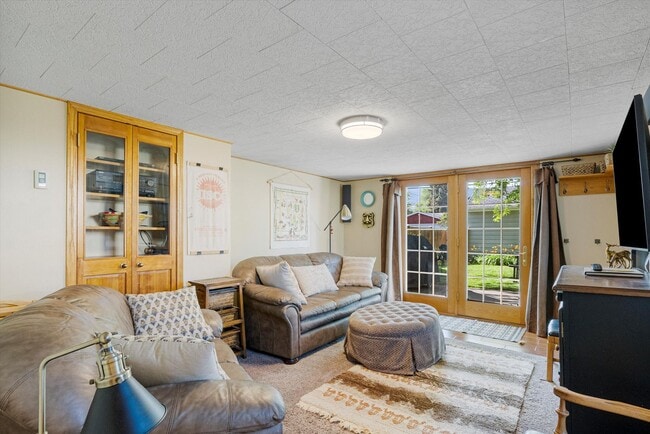 Building Photo - Rose Park Home - Furnished