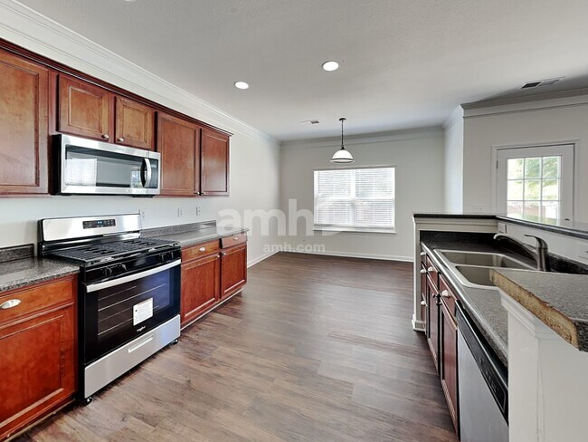 Building Photo - 625 Latimer Way