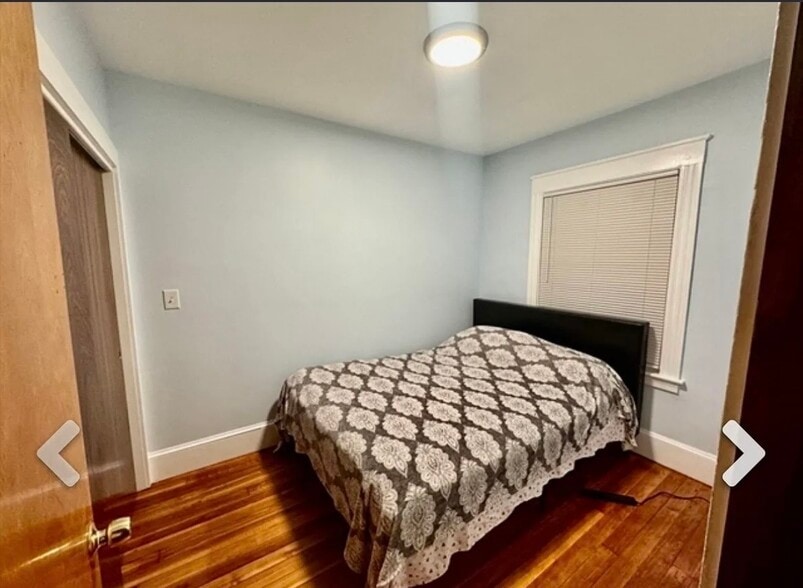 Building Photo - 261 Park St