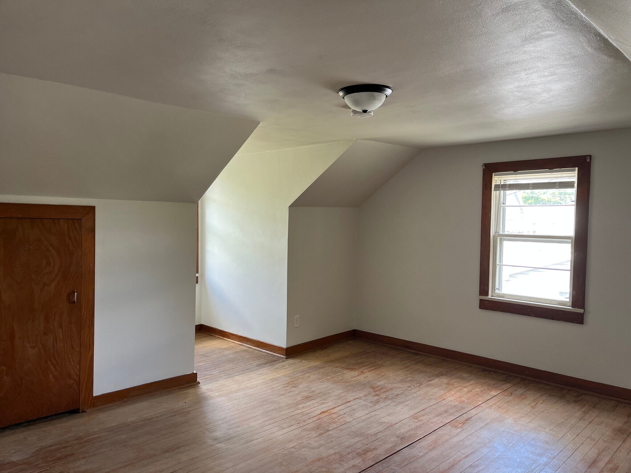 Building Photo - 916 High St