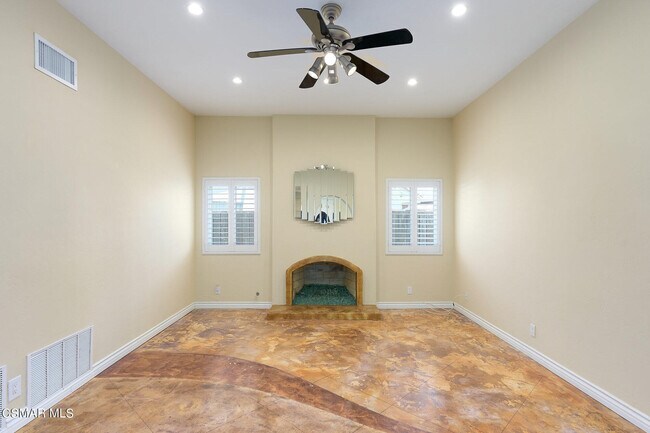 Building Photo - 208 Deerwalk Pl