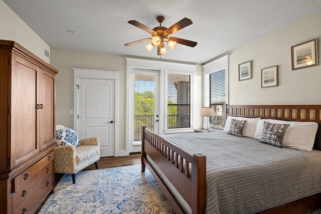 Building Photo - 18004 Edgewood Way