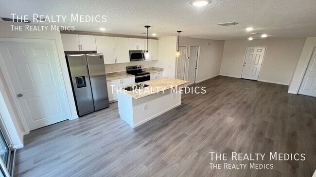 Building Photo - 1242 Halber Ave NW