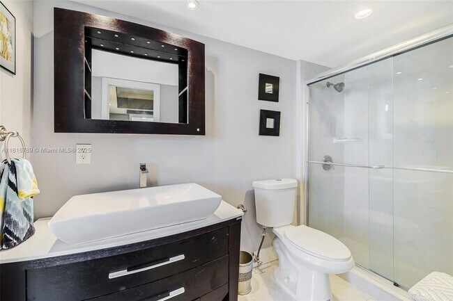 Building Photo - 5838 Collins Ave