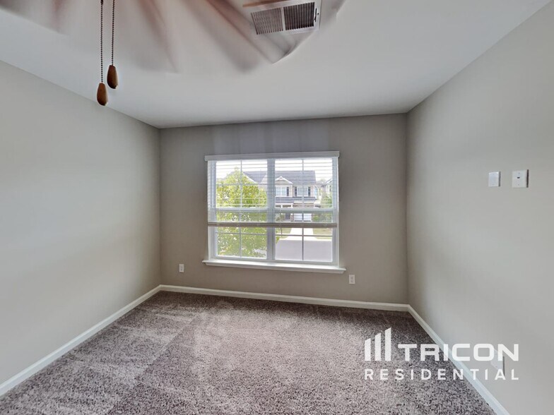 Building Photo - 314 Forest Green Dr
