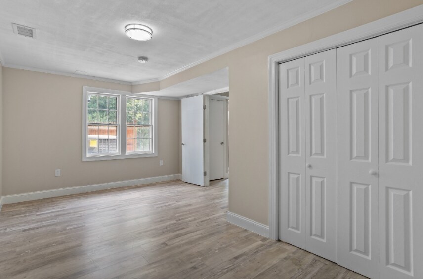 Building Photo - 134 Russet Ln