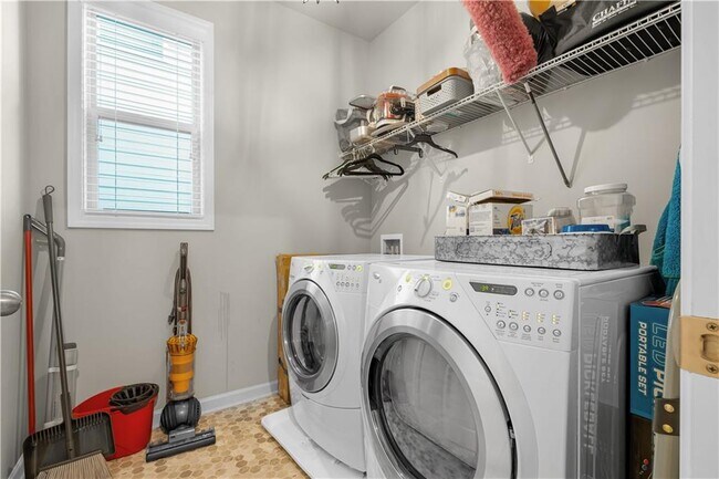 Building Photo - 3185 Andover Trl