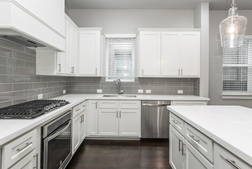 Kitchen - 212 Wimberly Street