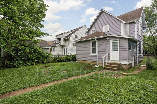 Building Photo - 418 N Drexel Ave