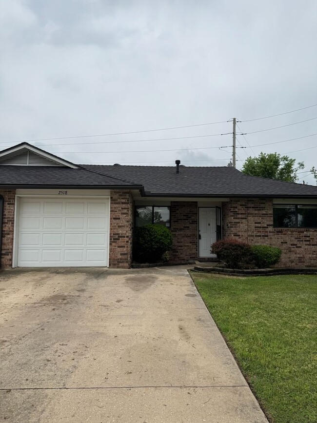 Primary Photo - Charming 2-Bedroom Duplex with Fireplace &...