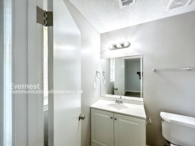 Building Photo - 3570 Shadow Oaks Pkwy