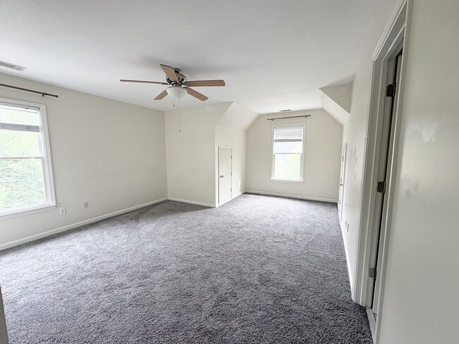 Building Photo - 403 Dogwood Way