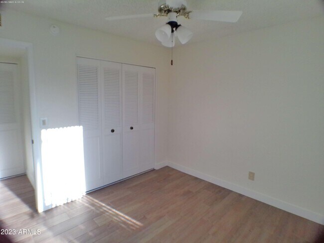 Building Photo - 5226 N 71st Ave