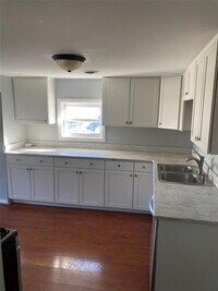 Building Photo - 51 Cherry Ave