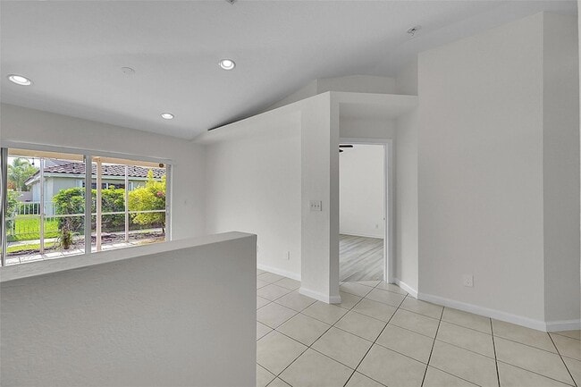 Building Photo - 5642 NW 118th Dr