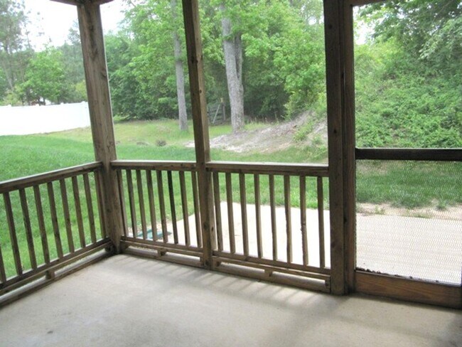 Building Photo - One Month Free Rent ! Discover your new ha...