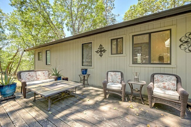 Building Photo - 16832 Alice Way