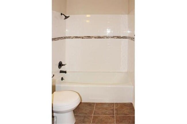 Building Photo - 404 SW 71st St