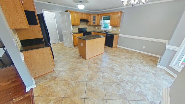 Building Photo - 151 Spring Valley Dr