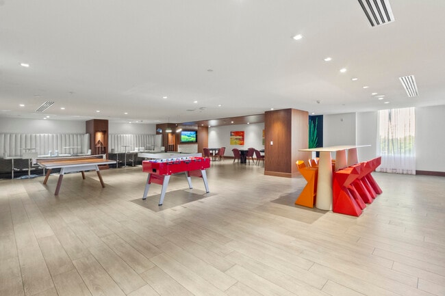 Building Photo - 300 Sunny Isles Blvd