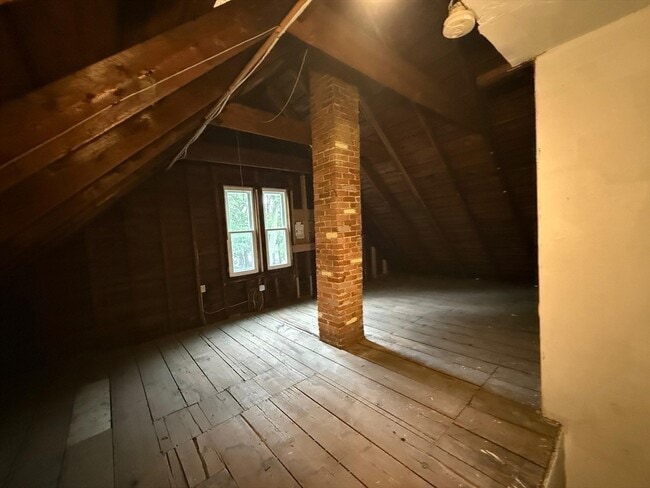 Building Photo - 12 Gould St