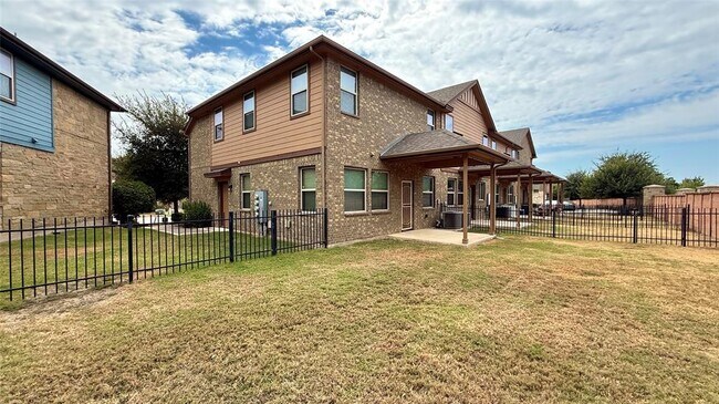 Building Photo - 1001 Zodiac Ln