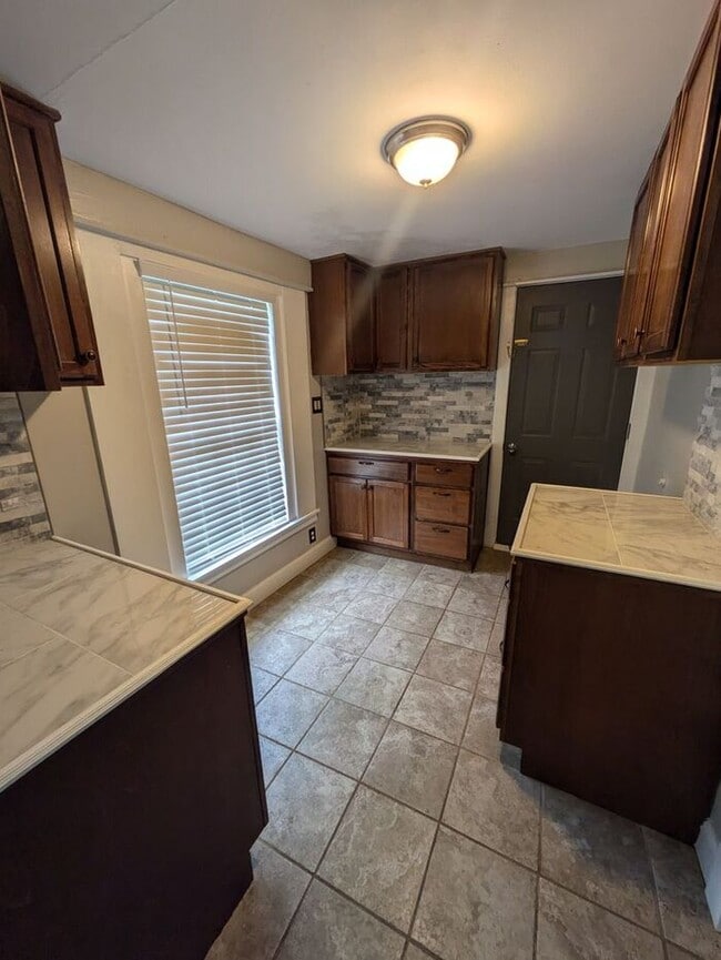 Building Photo - 3BD2BA Home in Newton