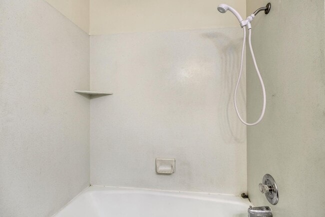 Building Photo - 817 W Heather Ln