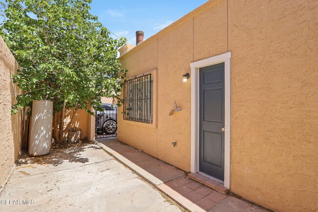 Building Photo - 2520 San Jose Ave