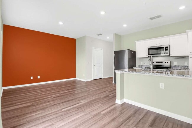 Building Photo - ASK ABOUT FREE APPLICATION FEES THROUGH AUGUST!  "Charming 3-Bedroom Retreat with 2.5 Baths with ...